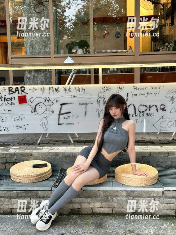 51cg 51cg.com苹果版:瓜田里的秘密,果真有深意?