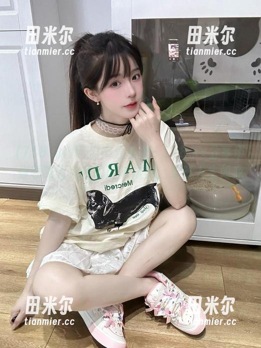 718.sx 吃瓜不分场合!718.sx分享带你领略人大赛的趣味法则,果然人生如戏!