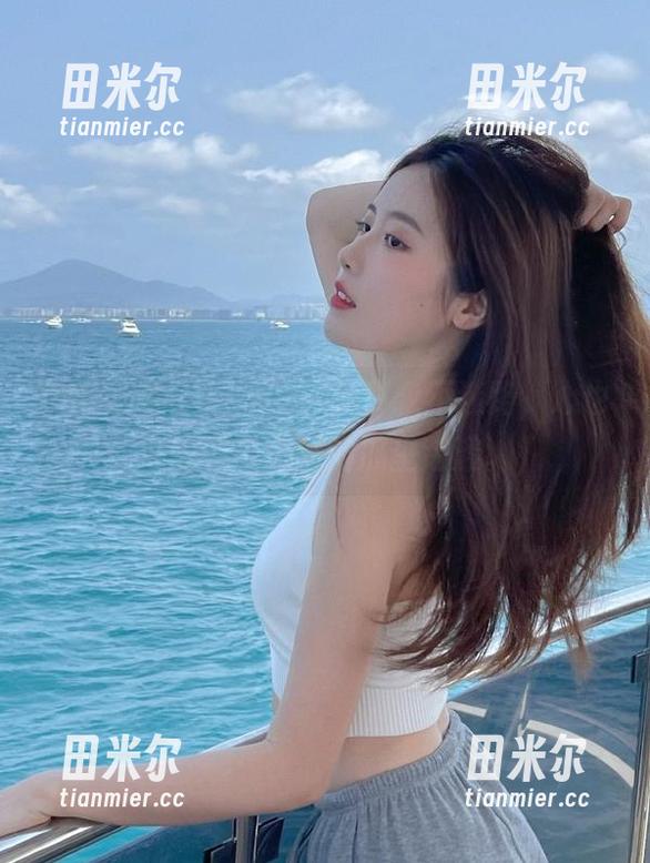 hlw 看“hlw”,就算永不迷路,心也可能在每个新的瓜里荡漾。