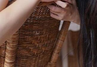 吃瓜518官网：明明是吃瓜，为何我总觉得自己变成了了无生趣的菜鸟围观者？