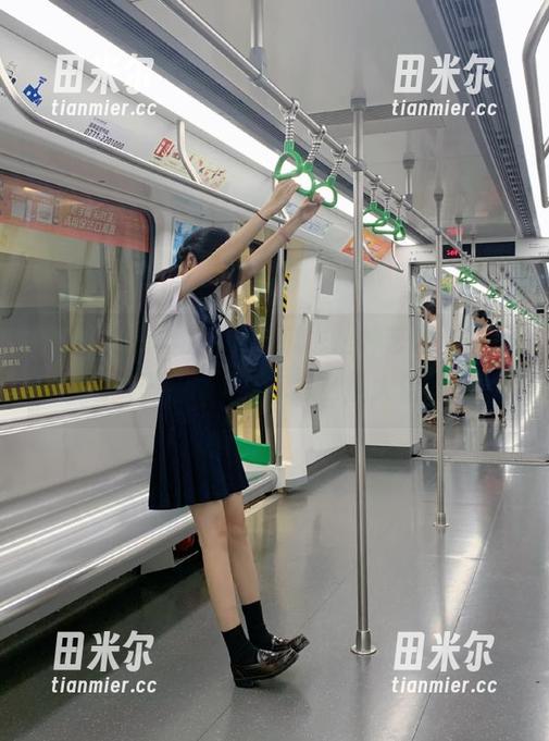 黑料不打烊 挑个好瓜也是种艺术,“黑料不打烊”app教你怎么挑大佬黑料!